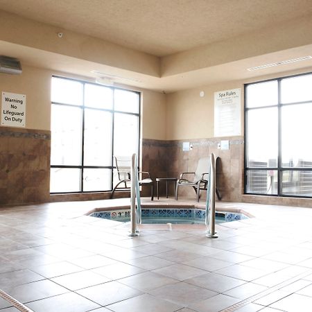 Holiday Inn Express And Suites Urbandale Des Moines By Ihg Εξωτερικό φωτογραφία