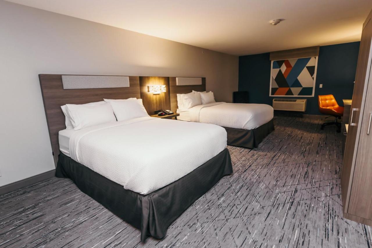 Holiday Inn Express And Suites Urbandale Des Moines By Ihg Εξωτερικό φωτογραφία