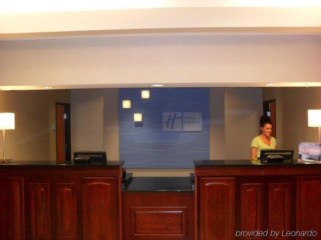 Holiday Inn Express And Suites Urbandale Des Moines By Ihg Εξωτερικό φωτογραφία